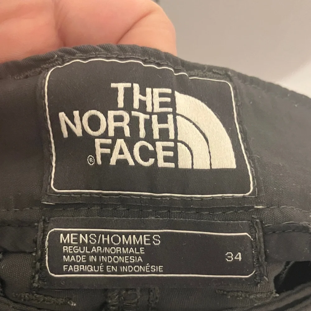 The North Face sprag Charcoal Flat Front Shorts men’s 34 (medium)